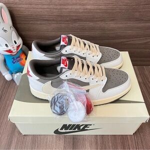 Travis Scott x Air Jordan 1 Retro Low OG 'Reverse